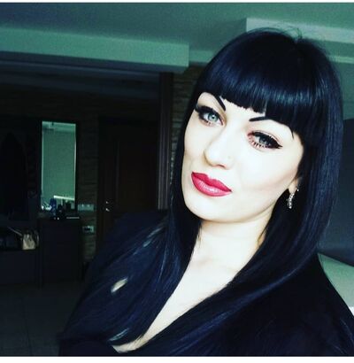  ,   Veronicka, 32 ,  