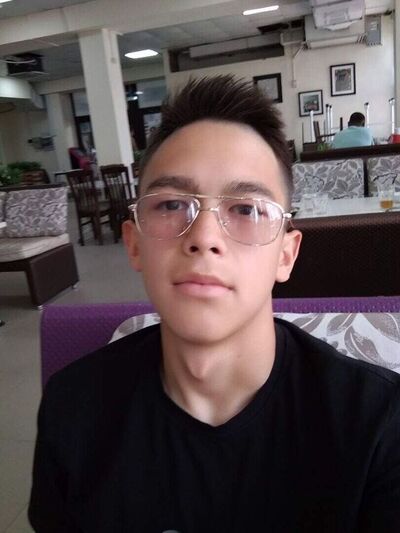  ,   Rick, 23 ,   ,   