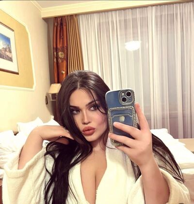 ,   Adalina, 28 ,   ,   