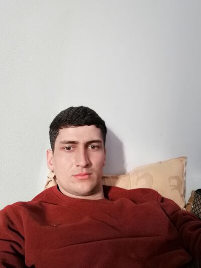 ,   Ali, 28 ,   c 