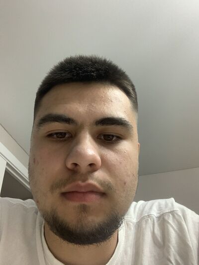  ,   Sasha, 20 ,   ,   