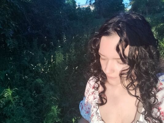  ,   Kristina, 19 ,   ,   