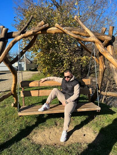  --,   Arman, 25 ,   