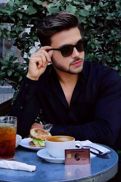  ,   Arman, 25 ,   ,   