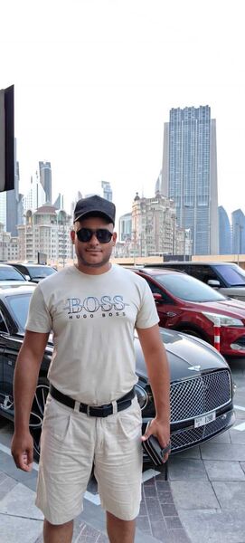  ,   Alex, 32 ,   ,   