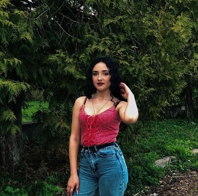  ,   Ilona, 22 ,   ,   
