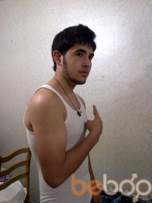  ,   Dobbi, 32 ,   