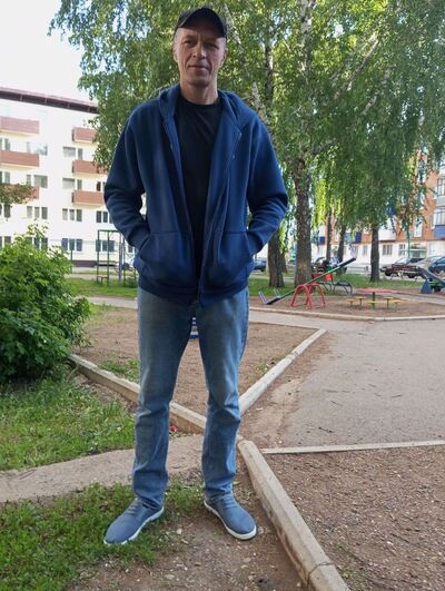 ,   Mikhail, 52 ,     , c 