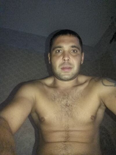  ,   Leonid, 37 ,   