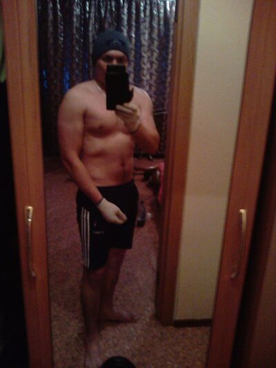  ,   Artem, 42 ,   