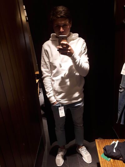  ,   Oleg, 25 ,   ,   , c 