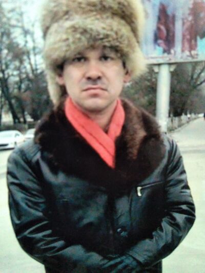  ,   Viktor, 46 ,   ,   
