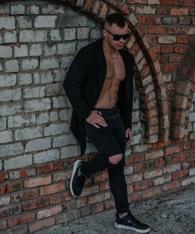  ,   Artem, 33 ,   ,   , c 