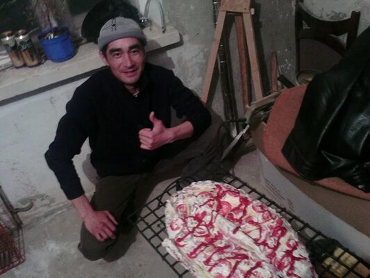  ,   Viktor, 42 ,   ,   