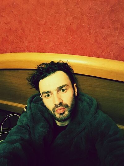  ,   L a S, 33 ,  