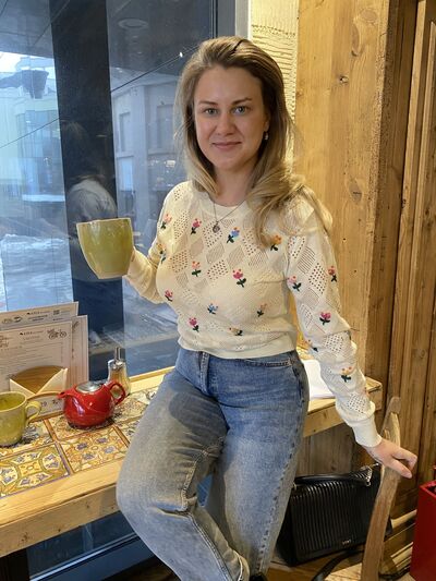  ,   Elena, 37 ,   ,   