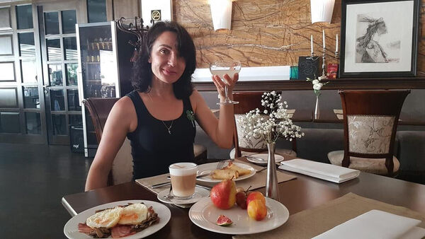  ,   Lilia, 43 ,   ,   
