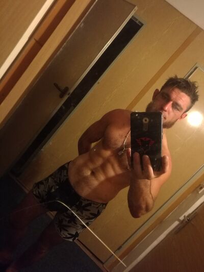  ,   Artur, 31 ,   c 