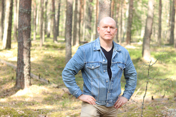  ,   Maxim, 44 ,   ,   , c , 