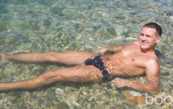  ,   Artur, 44 ,   