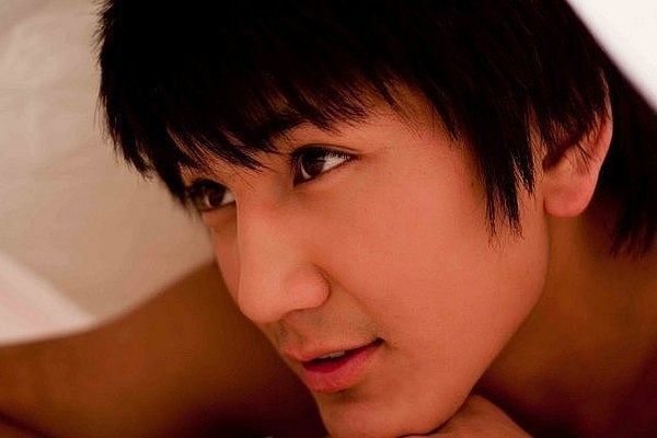  ,   Adik, 37 ,   ,   , c 