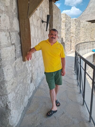  ,   Mihail, 48 ,   ,   