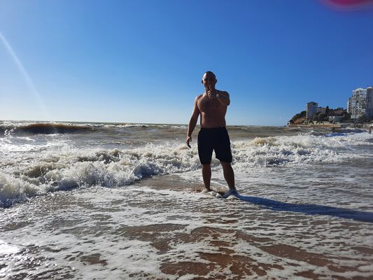  ,   Artem, 35 ,   ,   