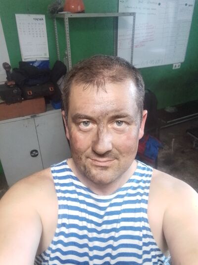  ,   Leon, 41 ,   ,   