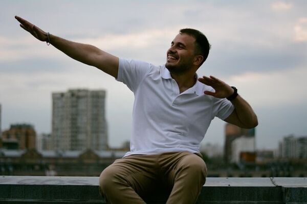  ,   Tom, 32 ,     , c , 