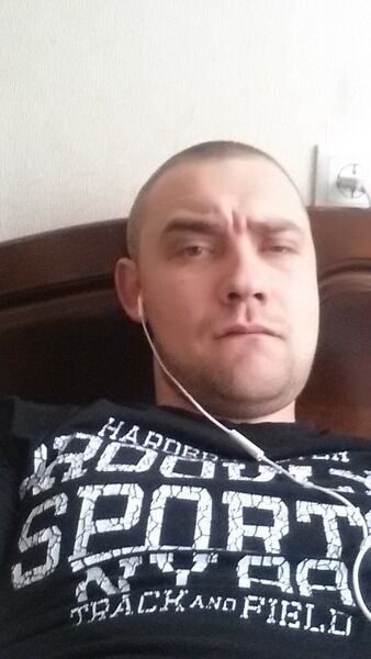  ,   Alex, 35 ,   