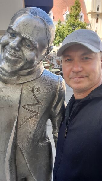  ,   Ruslan, 51 ,   ,   , c 