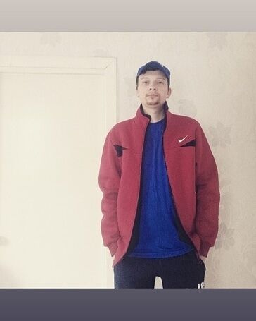 ,   Grisha, 32 ,   ,   