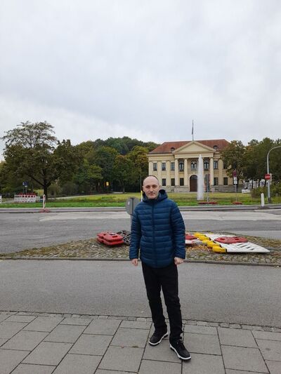  Bochum,   , 37 ,   ,   , c 