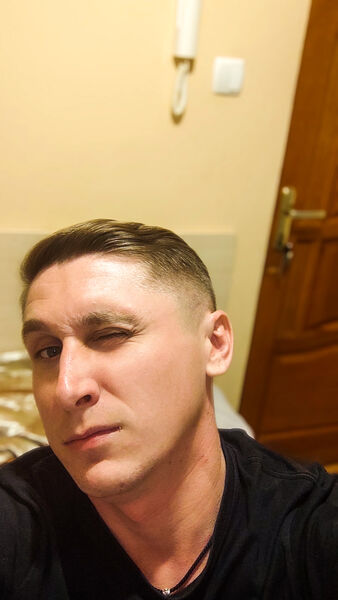  Hong Kong,   Rostislav, 34 ,   ,   