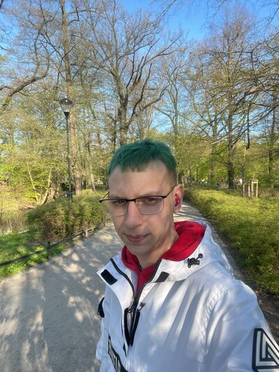 ,   Denis, 28 ,   , c 