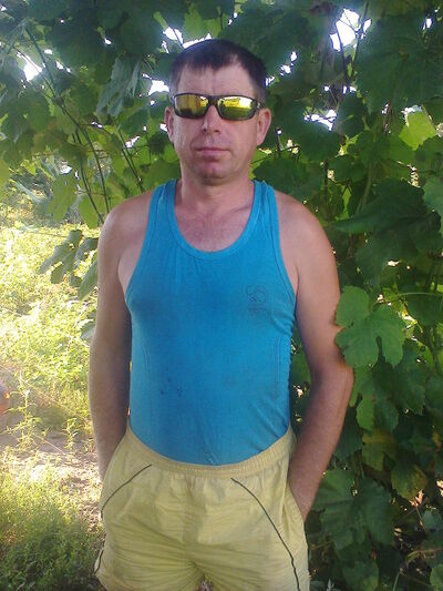  ,   Valentin, 45 ,   