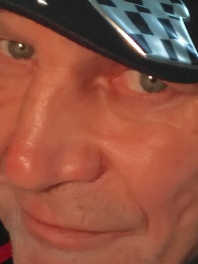  ,   Doktor, 59 ,   