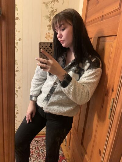  ,   Alexandra, 25 ,   ,   