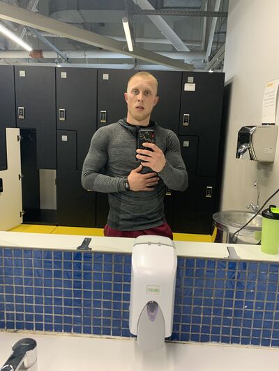  ,   Denis, 28 ,   ,   , c 