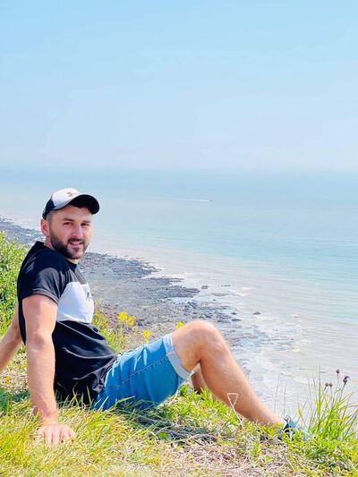  ,   Niko, 32 ,  