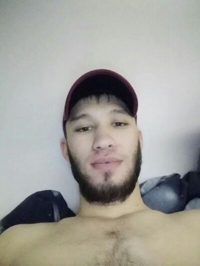  ,   Umar, 33 ,   