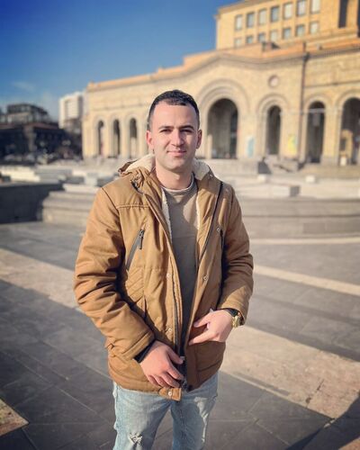  ,   Gevorg, 33 ,   ,   