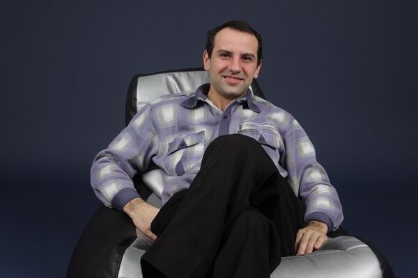 ,   Aleksandr, 43 ,   ,   , c 
