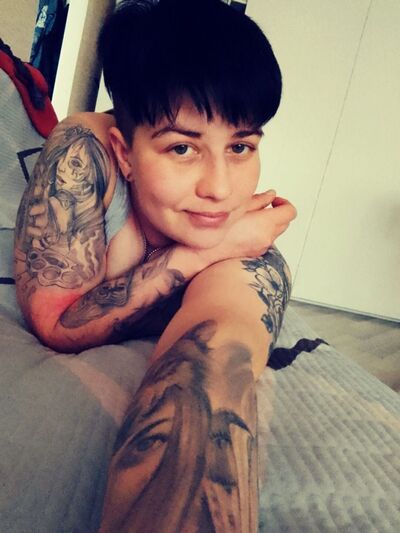  ,   Yana, 33 ,   c 