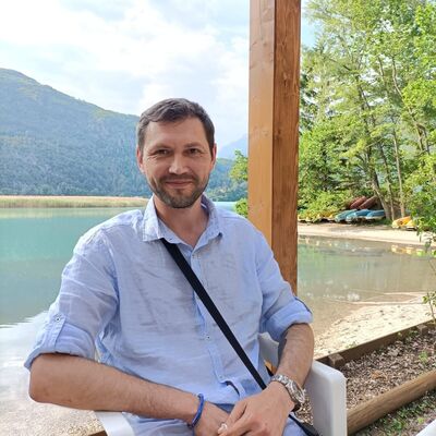  Acala del Rio,   Andriy, 40 ,   ,   