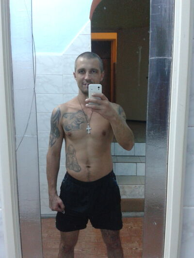  ,   Artem, 42 ,   