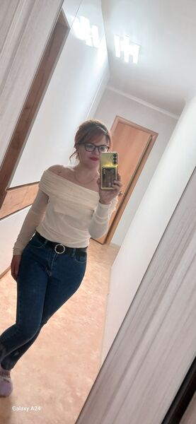  ,   Kristina, 39 ,   c 