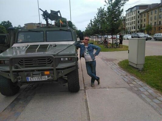  ,   Viktor, 49 ,   ,   , c 