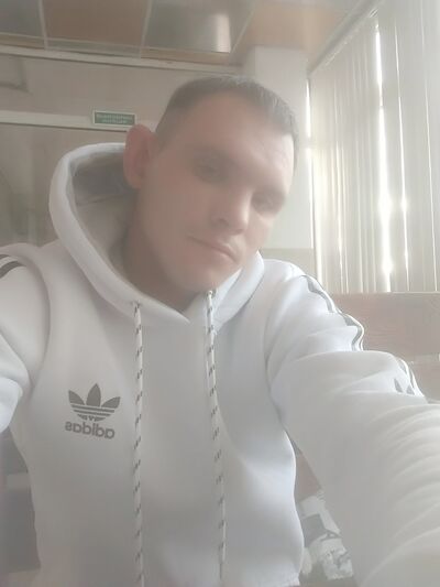  ,   Sergey, 28 ,     