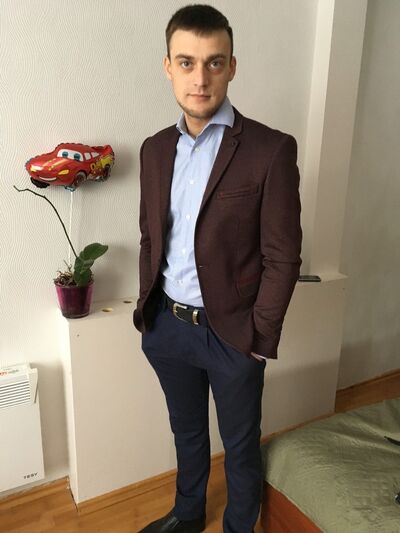  ,   Tomas, 32 ,   ,   , c 